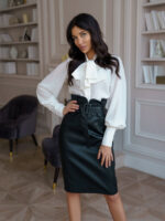Блузка с бантом